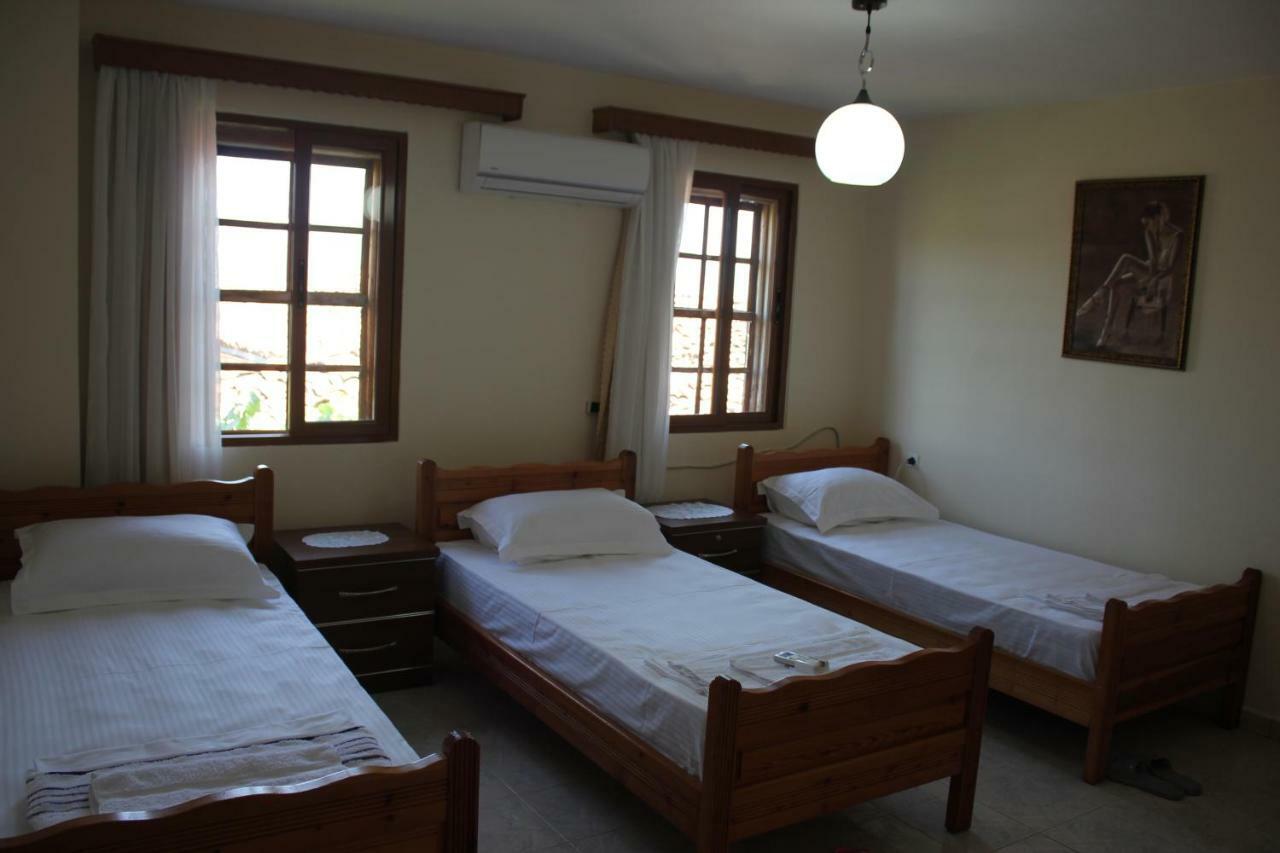 Guest House Toli Inside Berat Castle Exterior foto