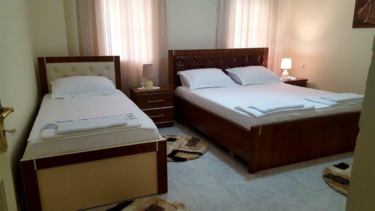 Guest House Toli Inside Berat Castle Exterior foto