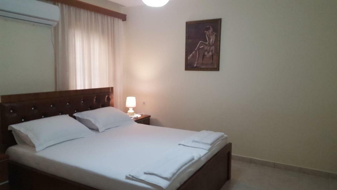 Guest House Toli Inside Berat Castle Exterior foto