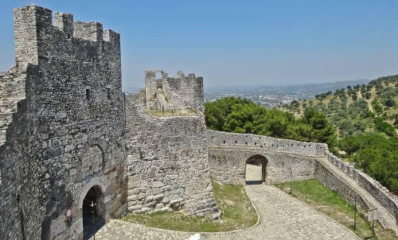 Guest House Toli Inside Berat Castle Exterior foto